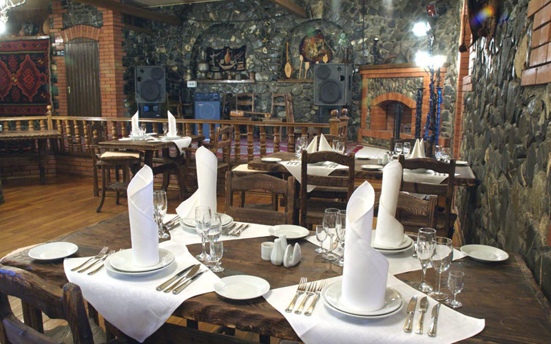 Фотография 1 заведения «İpək Yolu restoranı»