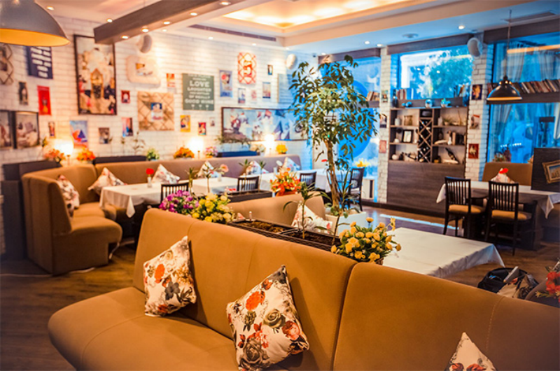 Фотография 2 заведения «Cafe Plaza »