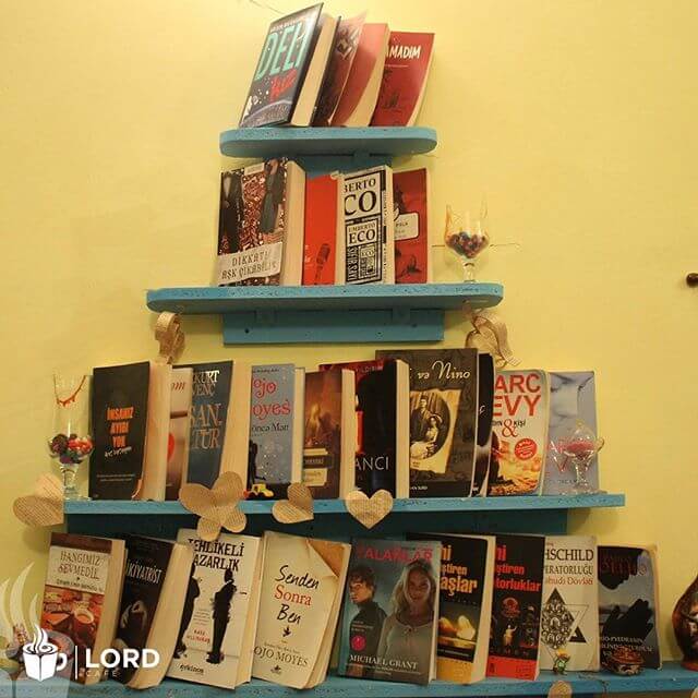 Lord Book Cafe məkanının şəkli